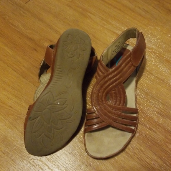 Brown sandals size 7 - Picture 2 of 2